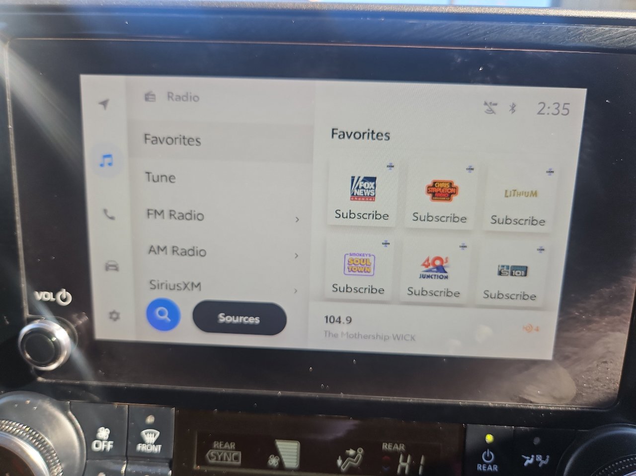 Used 2023 Toyota Highlander LE image 32