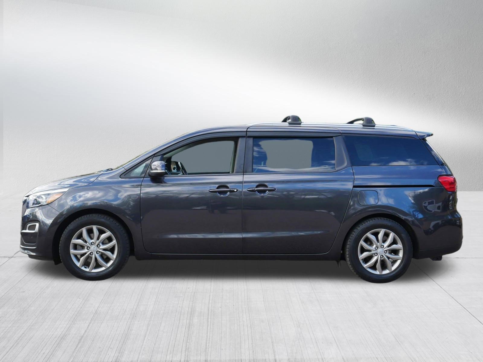 Certified 2019 Kia Sedona EX FWD image 4