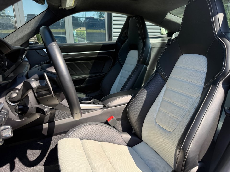 Certified 2022 Porsche 911 Turbo AWD/4WD image 5