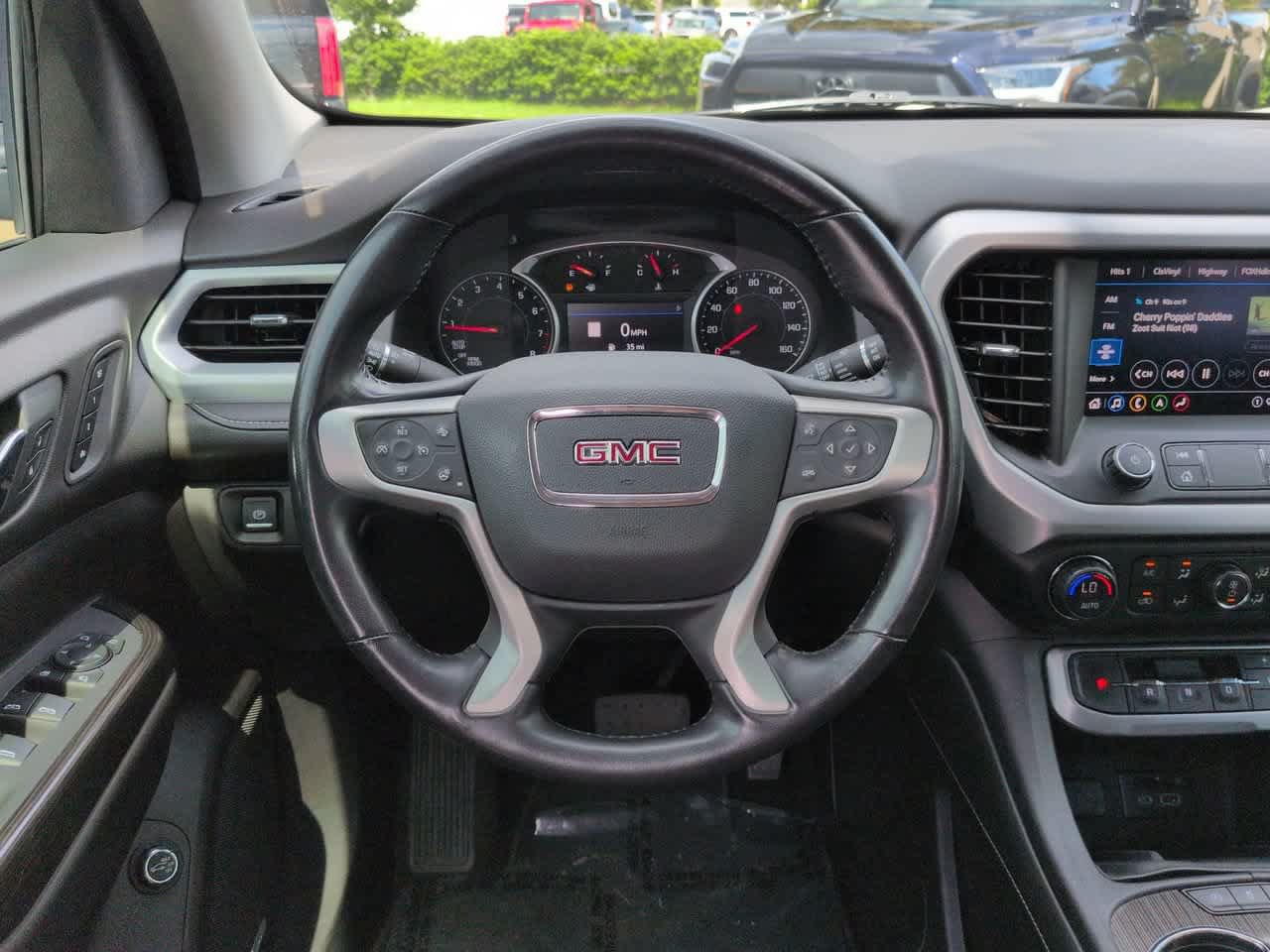 Used 2021 GMC Acadia SLT w/ Preferred Package AWD/4WD image 16