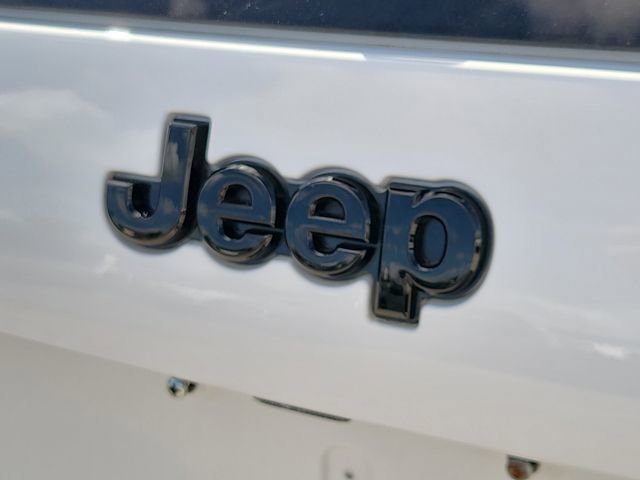 Used 2023 Jeep Cherokee Altitude Lux image 9
