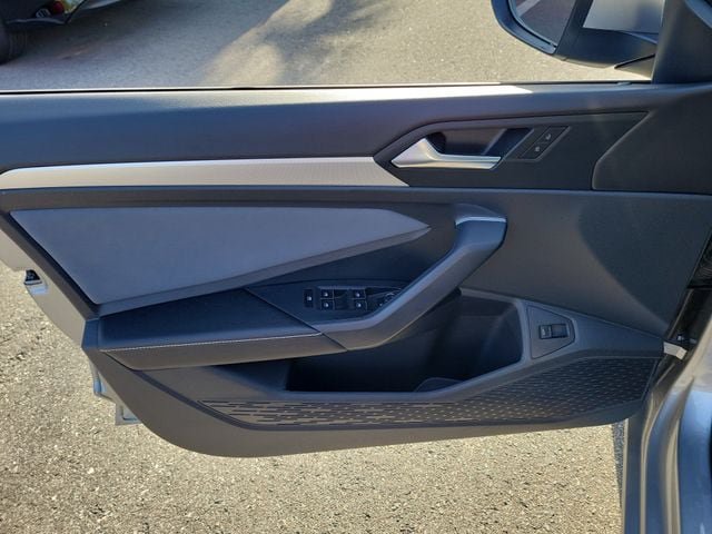 Certified 2026 Volkswagen Jetta SE FWD image 12