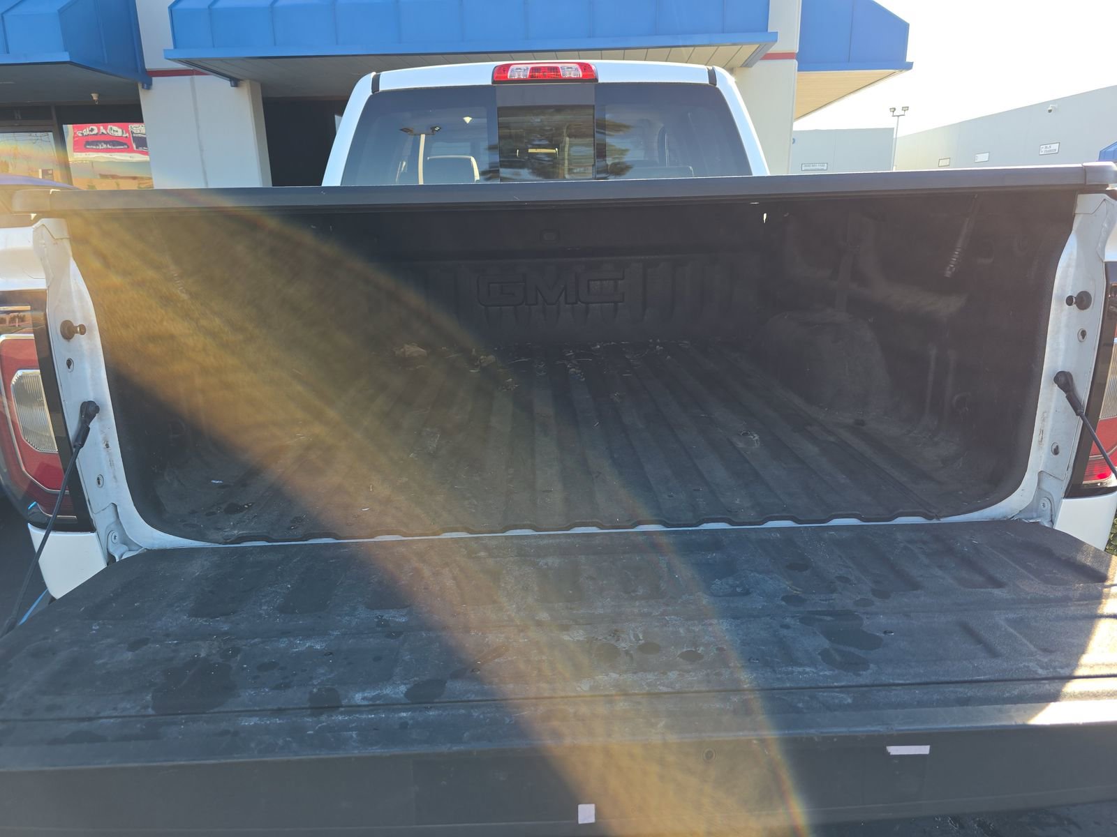 Used 2017 GMC Sierra 1500 SLT image 16