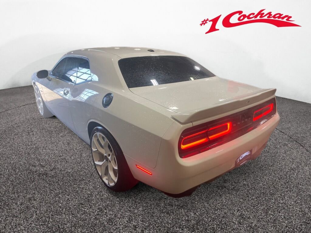 Used 2019 Dodge Challenger R/T image 17
