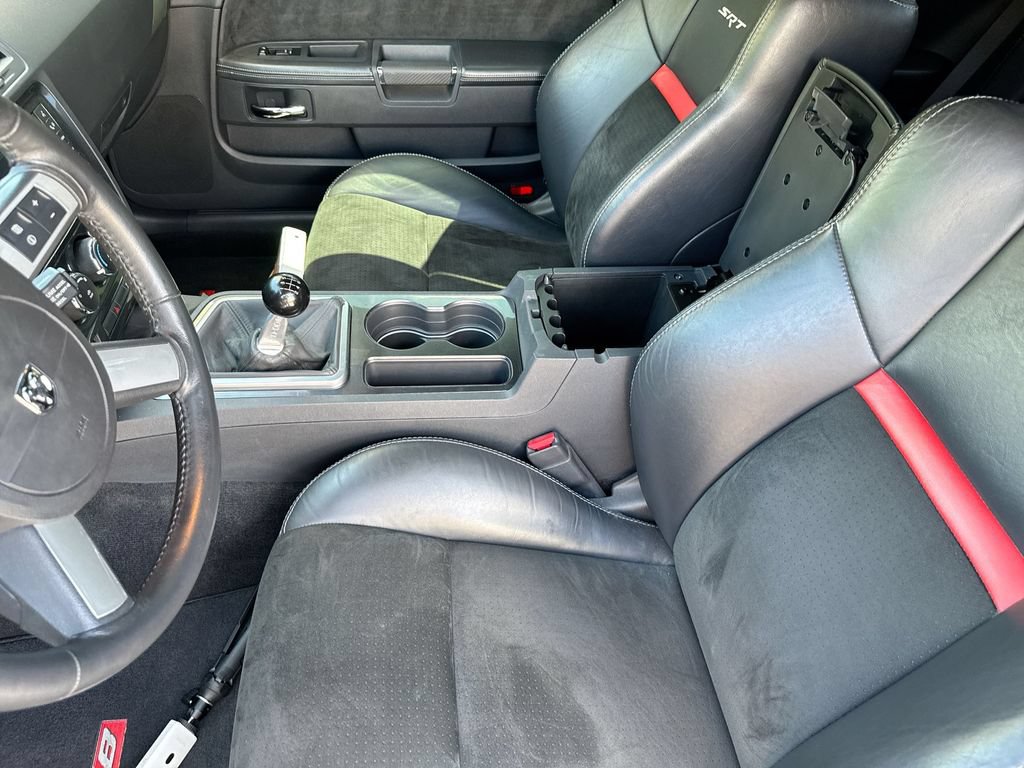 Used 2010 Dodge Challenger SRT8 RWD image 24
