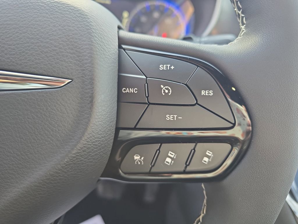 New 2026 Chrysler Pacifica Select w/ S Appearance Package image 18