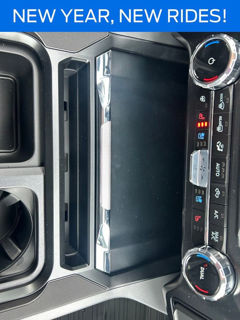 New 2026 Ford F350 Lariat w/ Black Appearance Package image 32