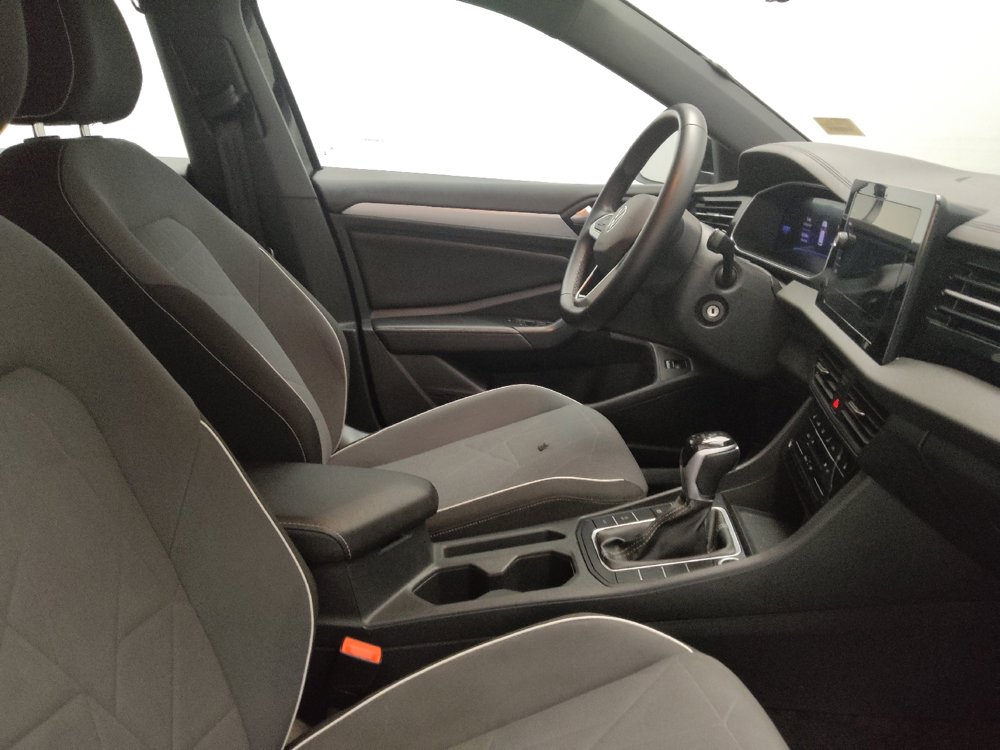 Used 2025 Volkswagen Jetta Sport image 21