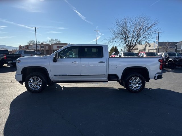 Used 2024 Chevrolet Silverado 3500 High Country w/ High Country Premium Package image 4