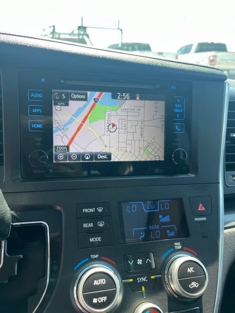 Used 2017 Toyota Sienna SE Premium FWD image 41