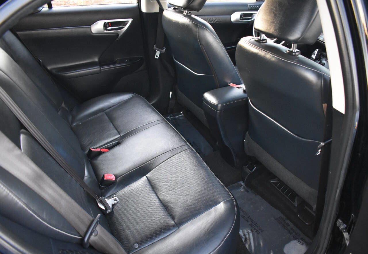 Used 2013 Lexus CT 200h image 40