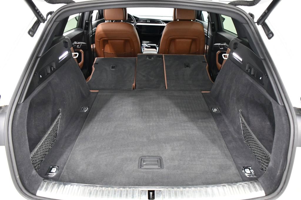 Used 2022 Audi e-tron Premium Plus w/ Premium Plus Package image 24