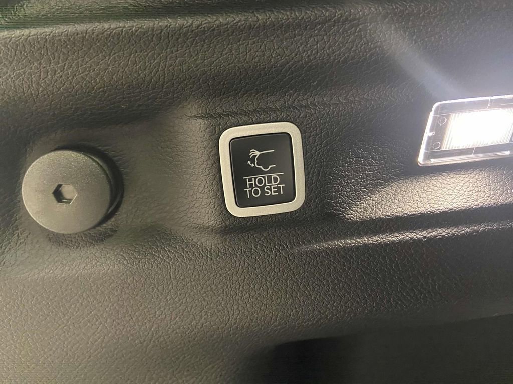 New 2025 Jeep Grand Cherokee L Limited w/ Luxury Tech Group II image 10