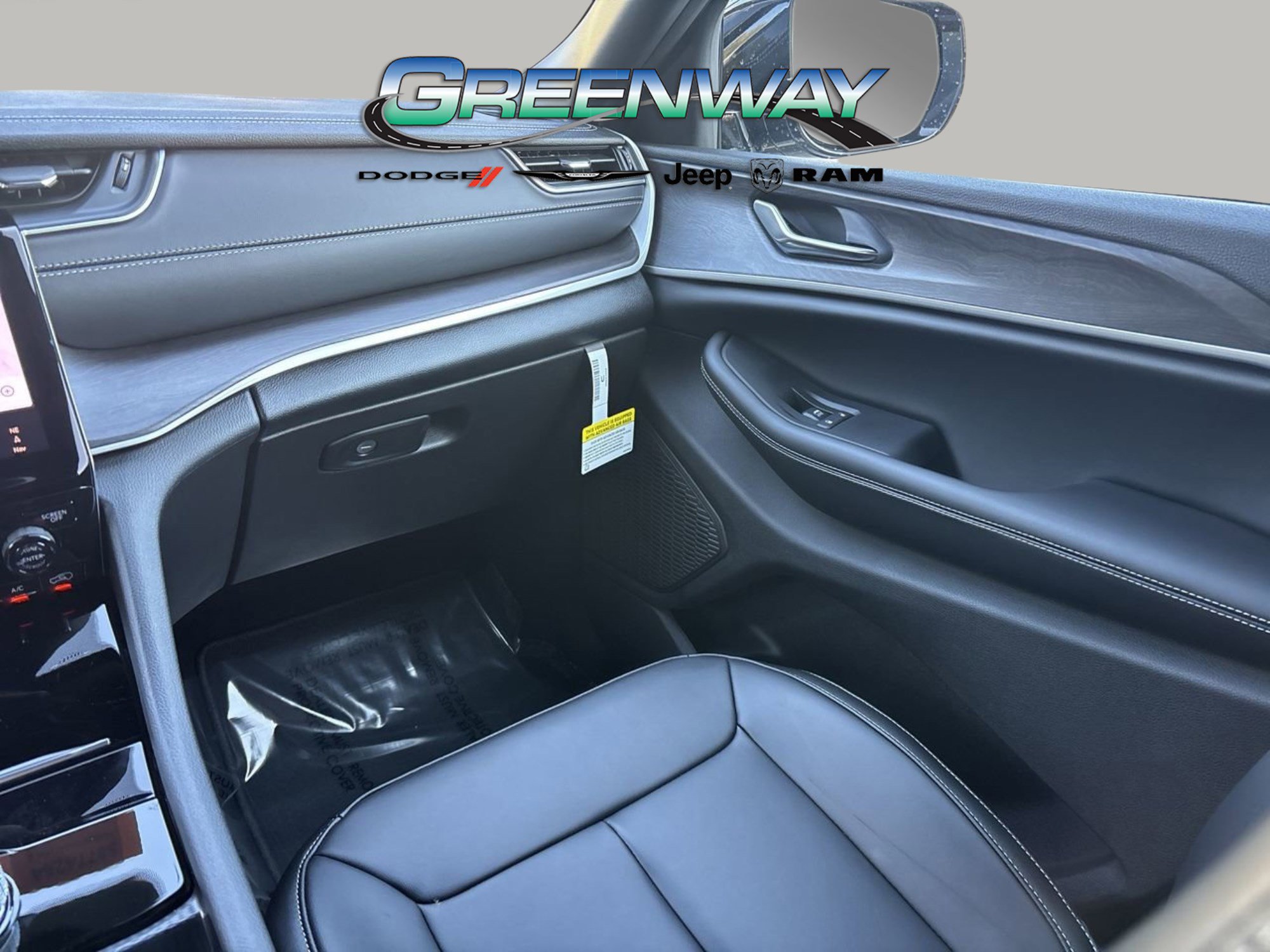 New 2025 Jeep Grand Cherokee Limited image 15