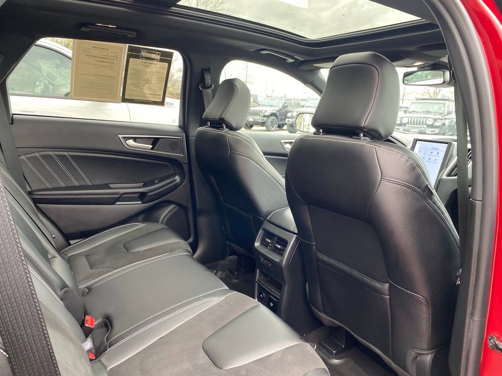 Used 2024 Ford Edge ST w/ Equipment Group 401A AWD/4WD image 39