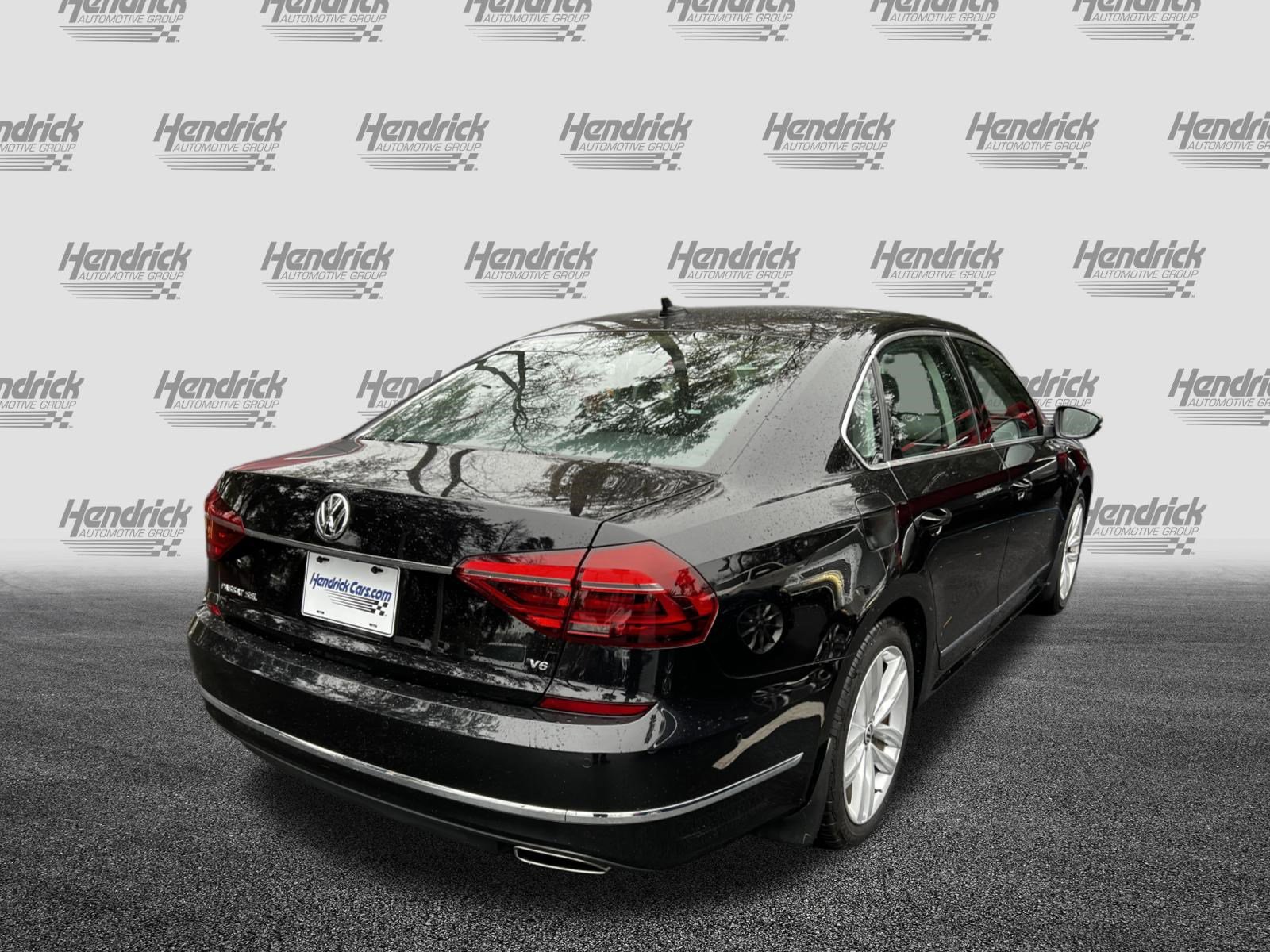 Used 2018 Volkswagen Passat 3.6 SEL Premium image 9