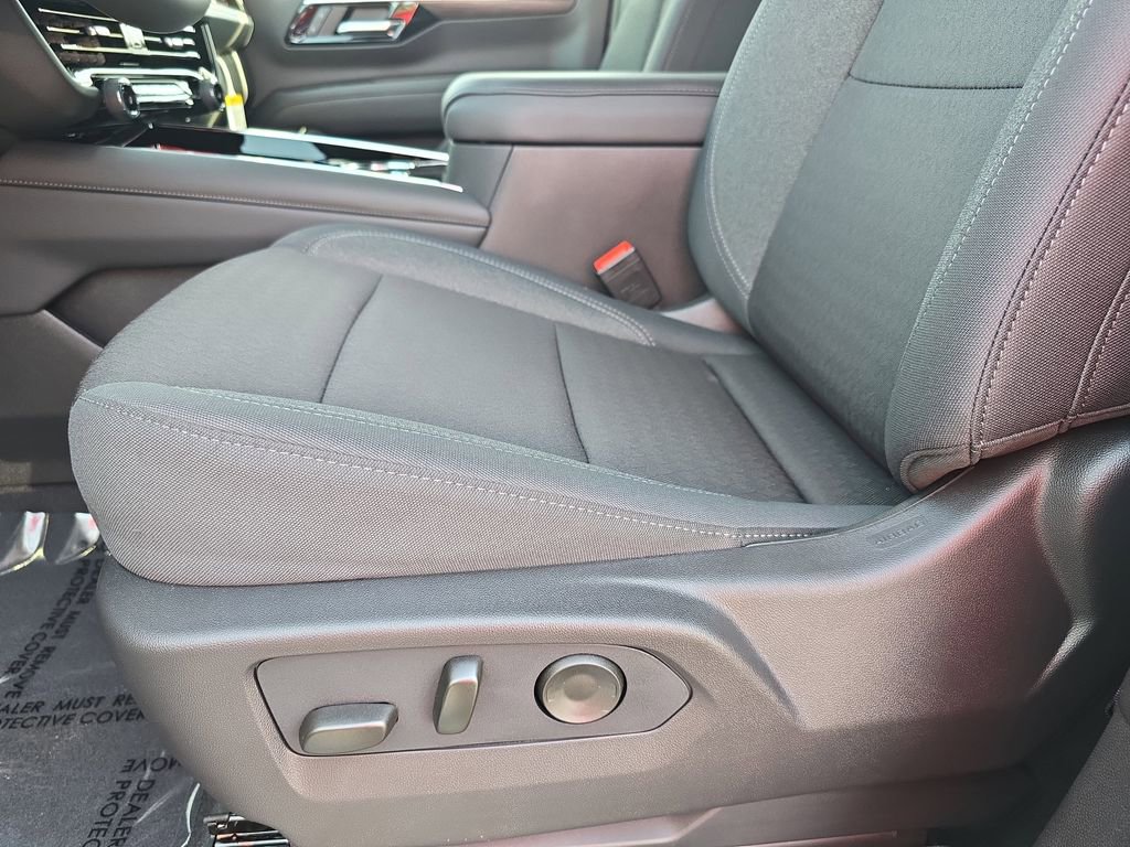 New 2026 Chevrolet Suburban LS w/ LPO, Dark Essentials Package image 29