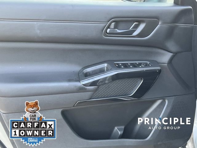 Used 2024 Nissan Pathfinder SV image 12