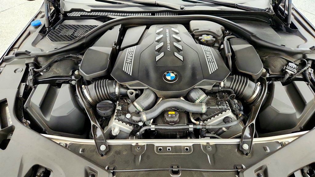 Used 2021 BMW M850i xDrive Coupe w/ M Carbon Exterior Package AWD/4WD image 27