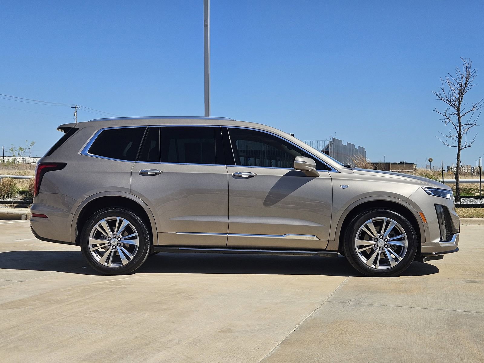 Certified 2023 Cadillac XT6 Premium Luxury w/ Platinum Package image 7