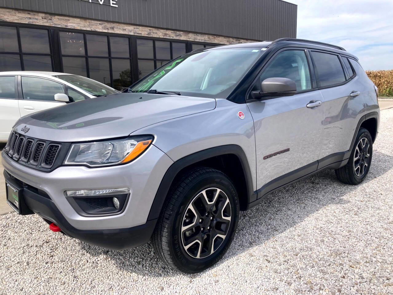 Used 2019 Jeep Compass Trailhawk image 2