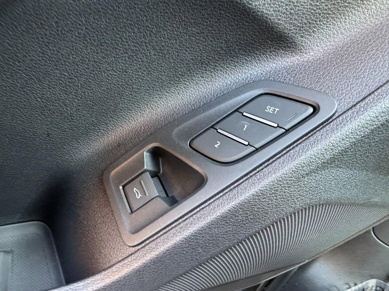 Used 2025 Audi Q3 2.0T Premium w/ Convenience Package image 17