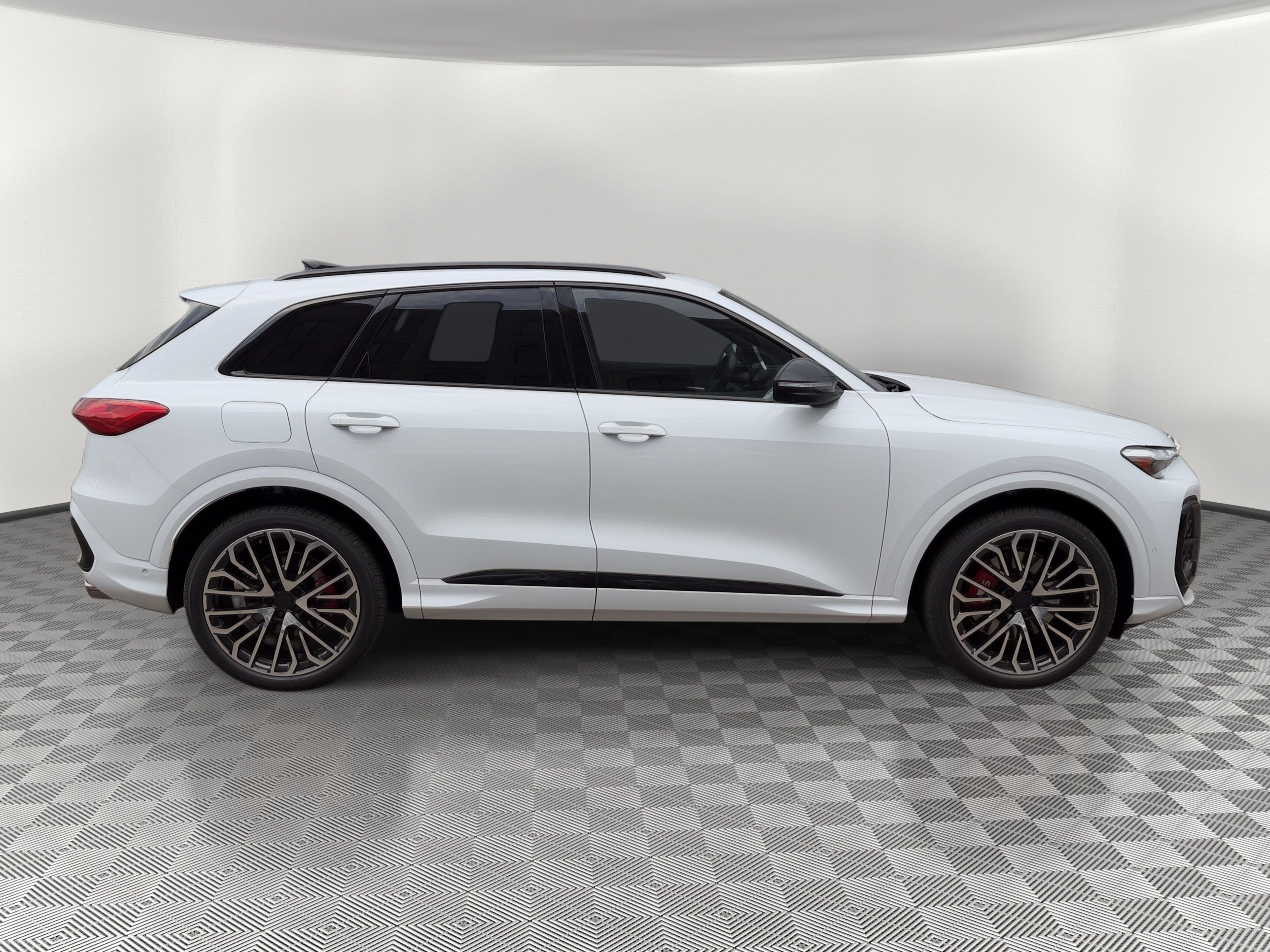 Used 2026 Audi SQ5 Prestige AWD/4WD image 8