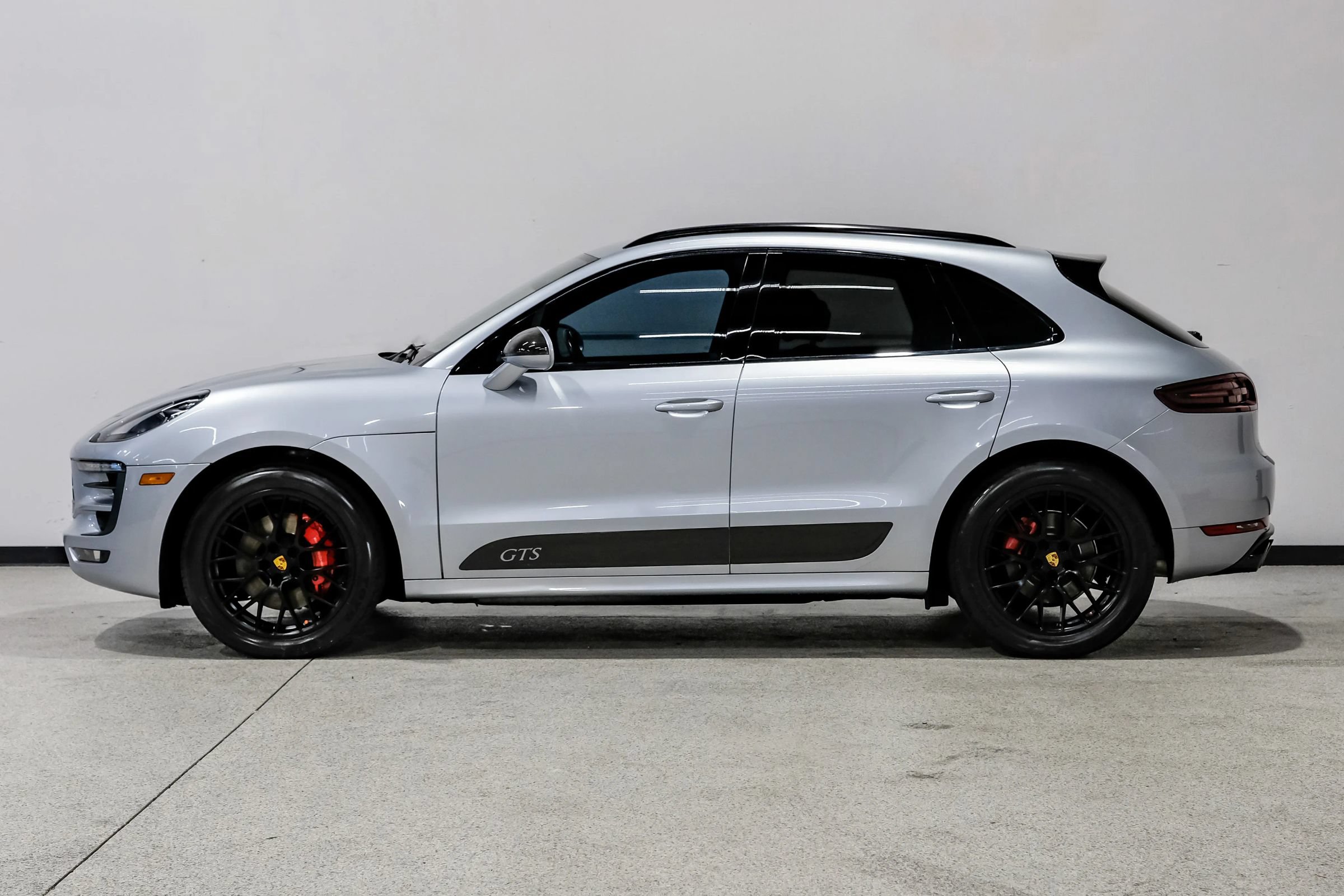 Used 2018 Porsche Macan GTS w/ Premium Package Plus AWD/4WD image 9