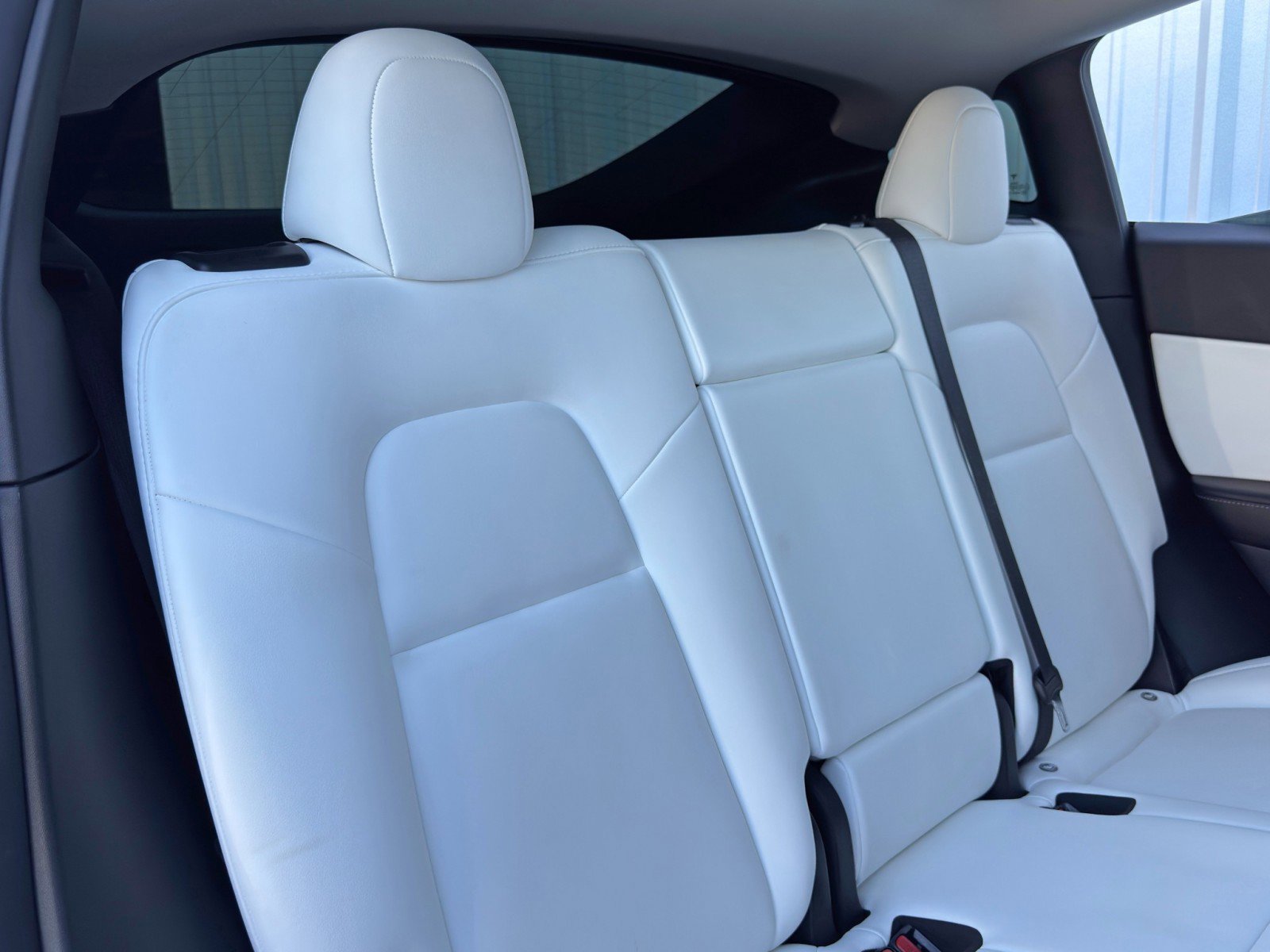 Used 2021 Tesla Model Y Long Range image 40