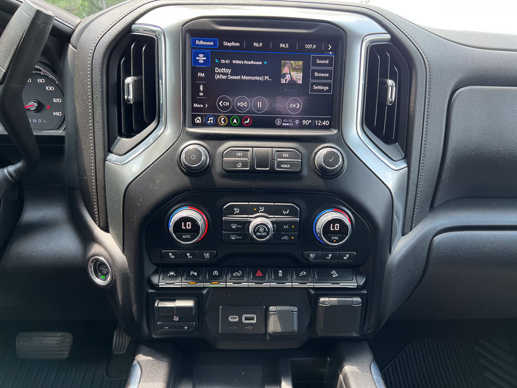 Used 2022 Chevrolet Silverado 1500 LTZ w/ LTZ Premium Package AWD/4WD image 25