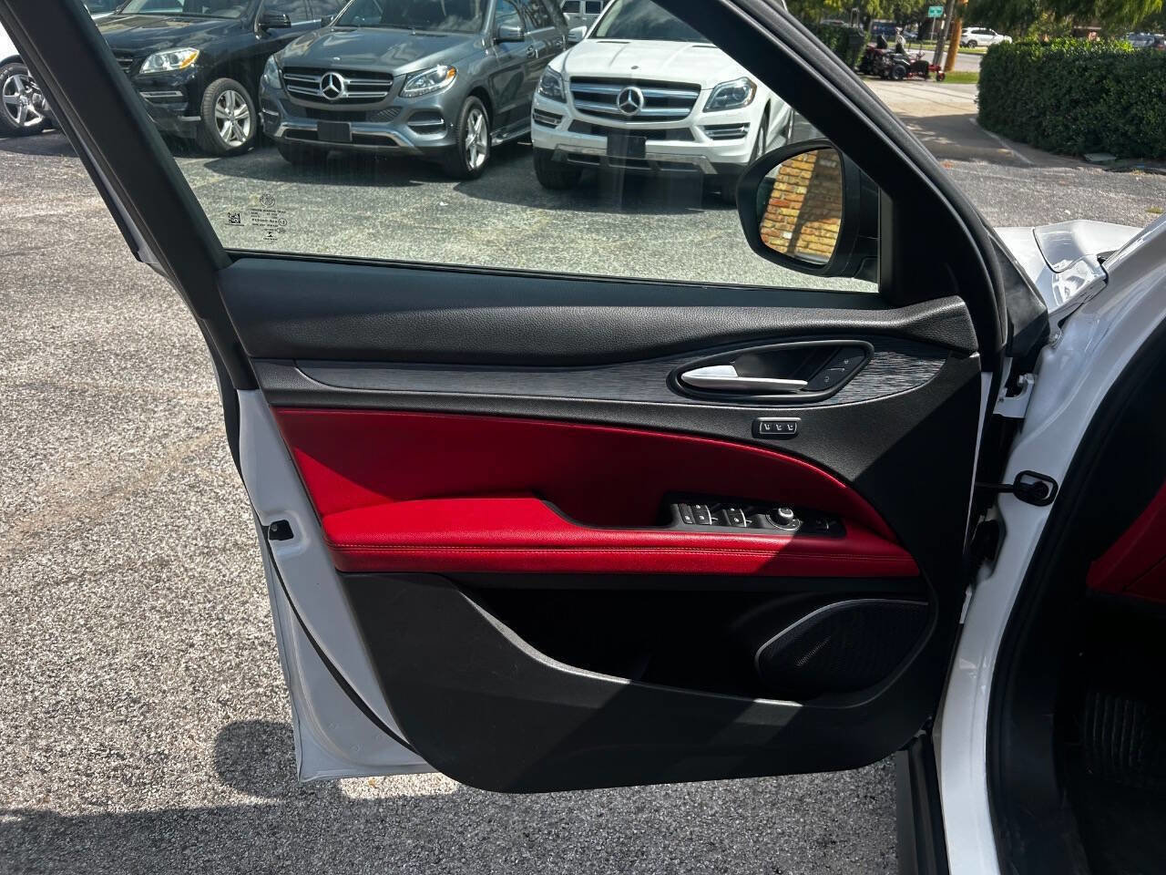 Used 2019 Alfa Romeo Stelvio w/ Nero Edizione image 9