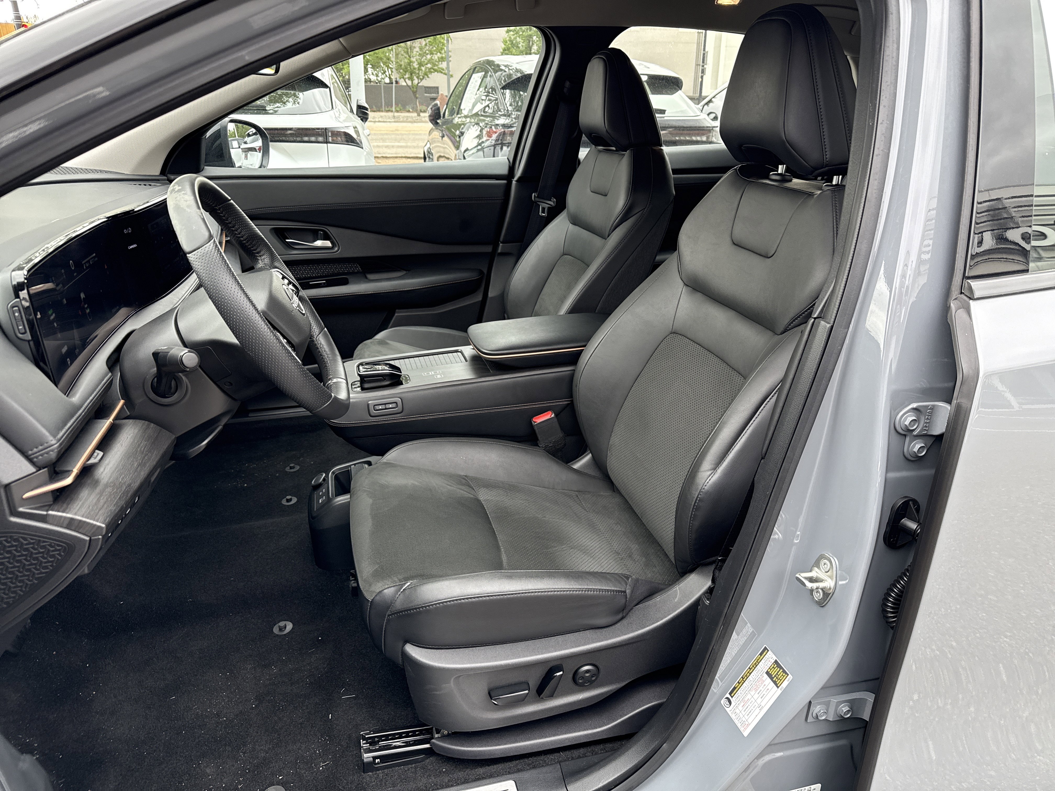 Certified 2024 Nissan Ariya AWD image 17