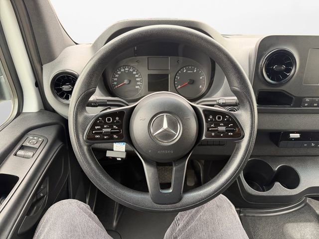 Used 2020 Mercedes-Benz Sprinter 2500 image 12