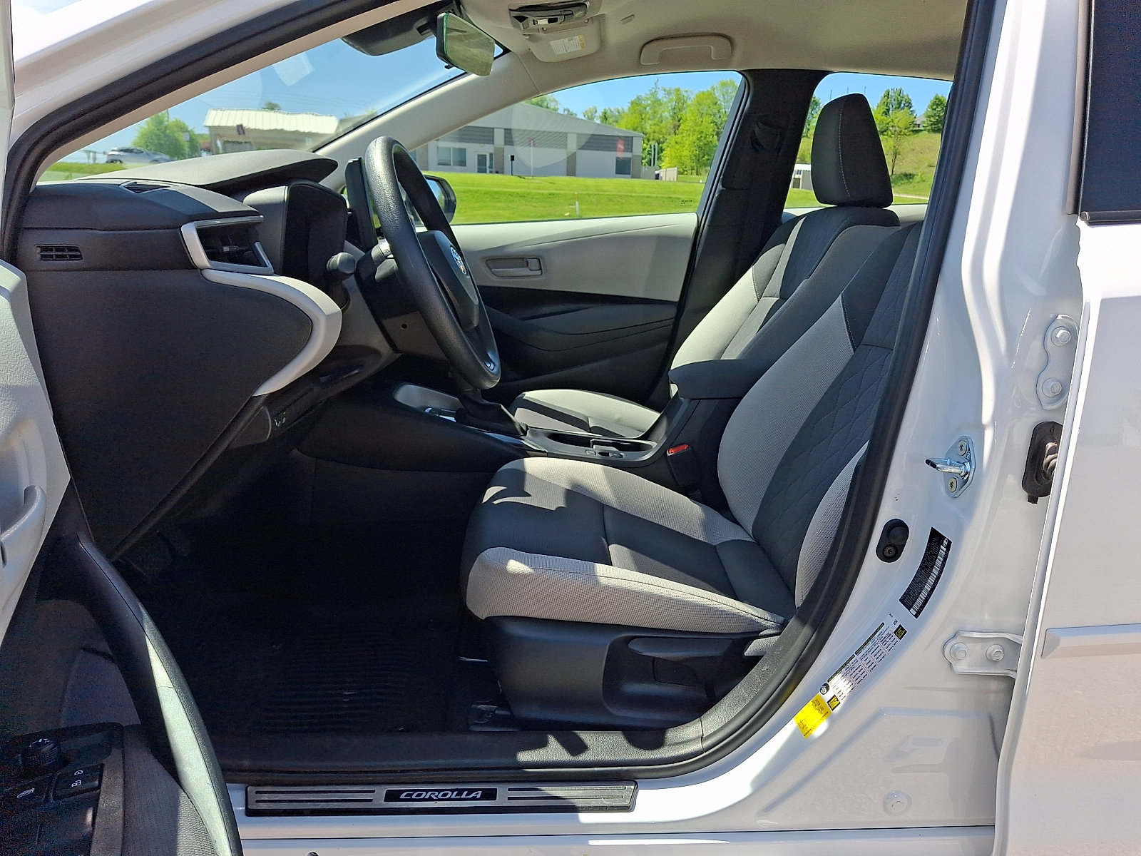 Used 2026 Toyota Corolla LE w/ LE Premium Package FWD image 14