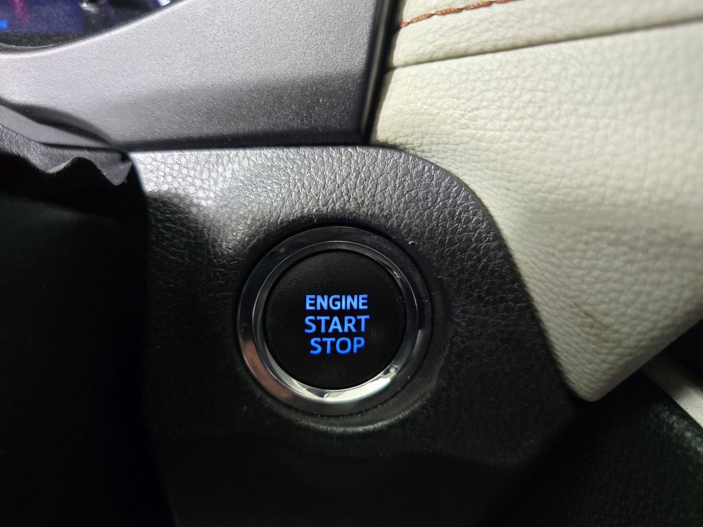 Used 2021 Toyota RAV4 Limited FWD image 31