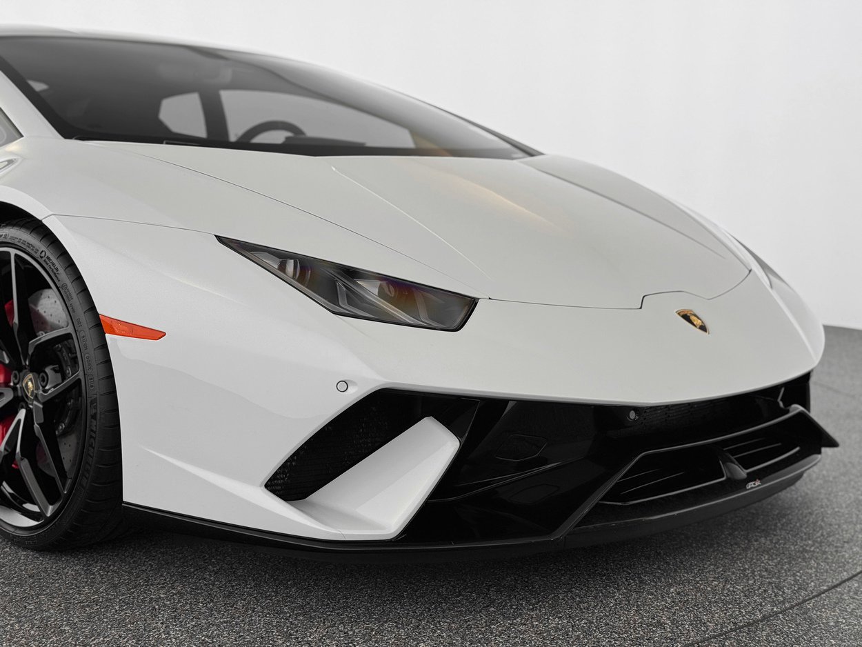 Used 2018 Lamborghini Huracan Performante image 48