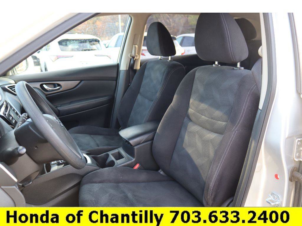 Used 2016 Nissan Rogue S w/ Appearance Package image 20