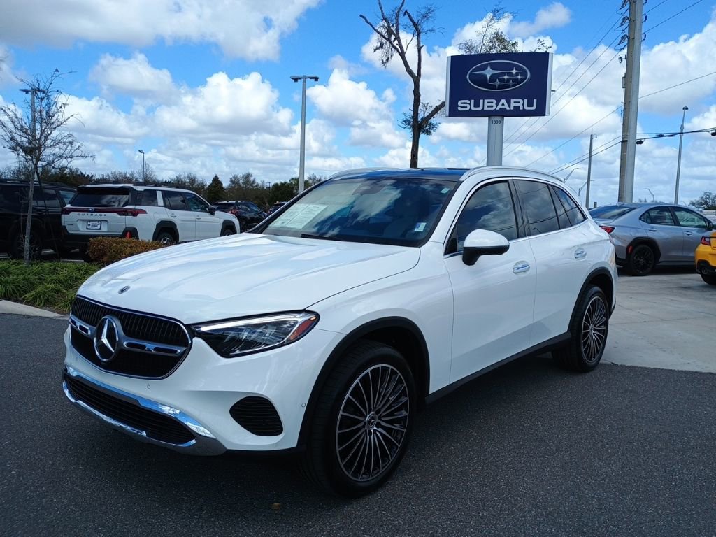 Used 2025 Mercedes-Benz GLC 300 image 1
