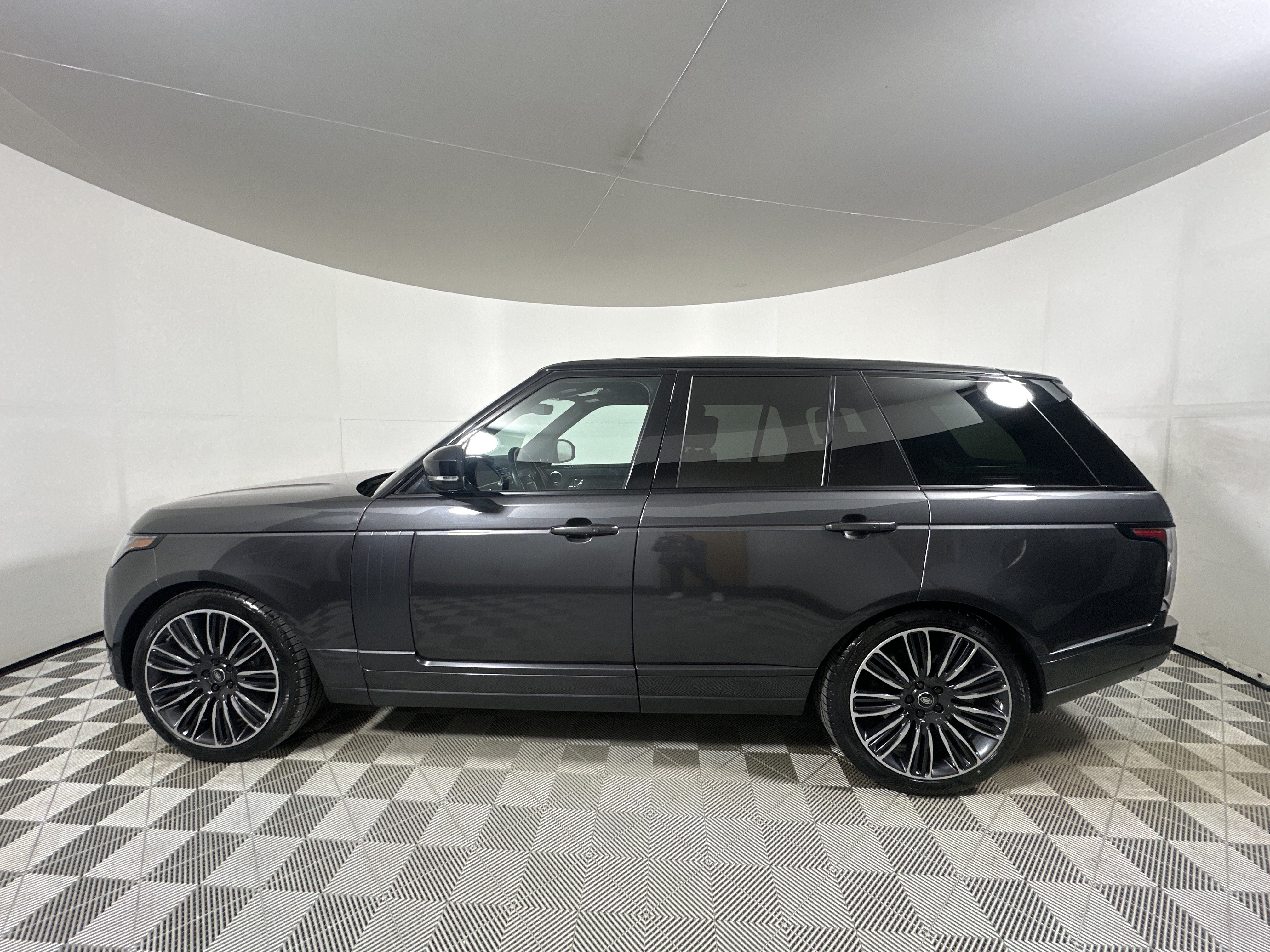 Used 2020 Land Rover Range Rover HSE AWD/4WD image 4
