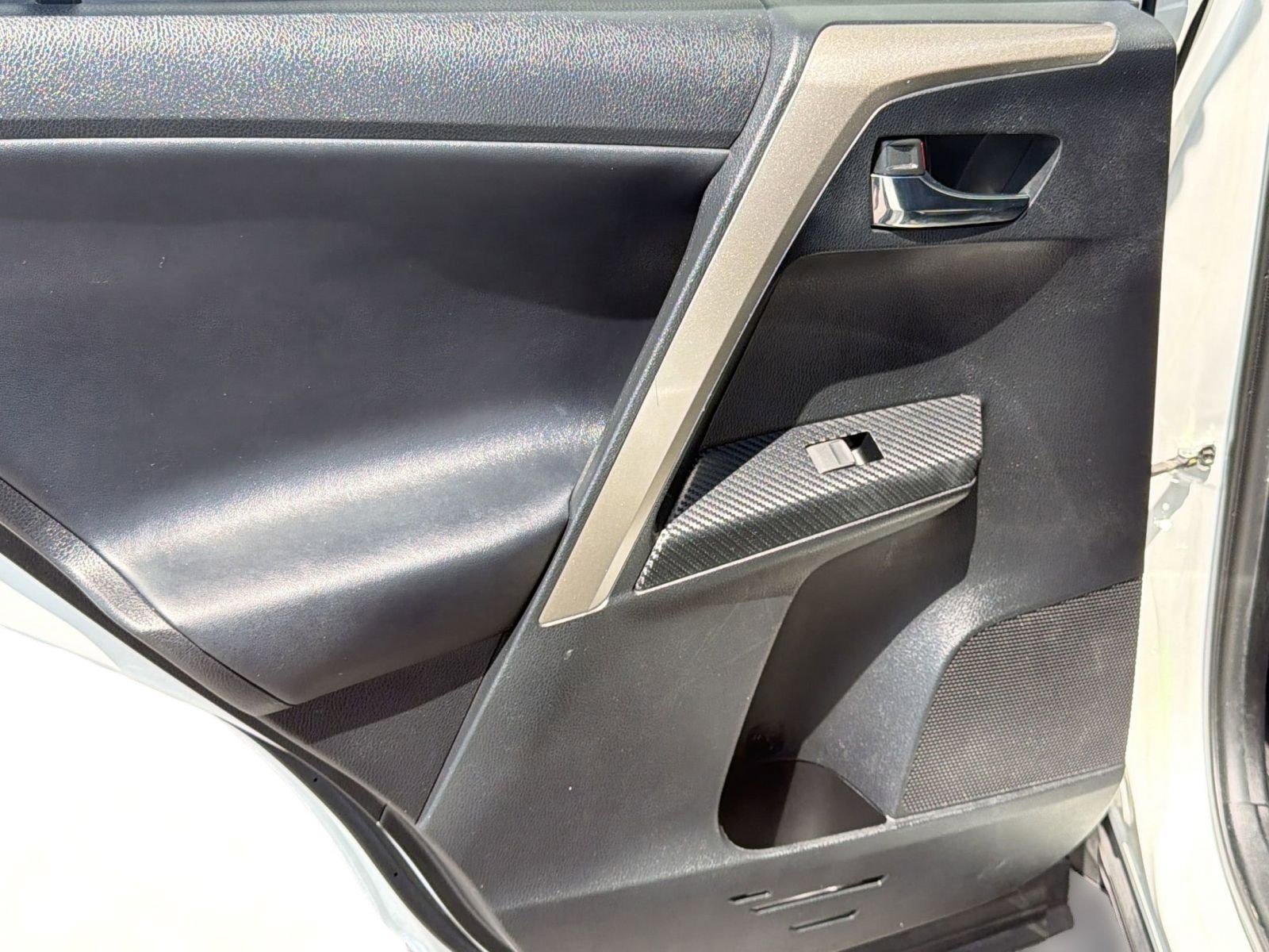 Used 2015 Toyota RAV4 Limited FWD image 26
