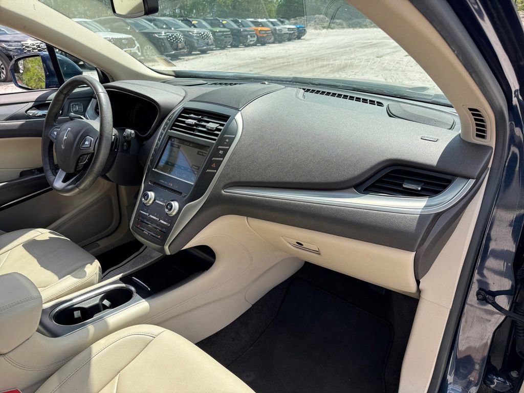 Used 2017 Lincoln MKC Premiere FWD image 19