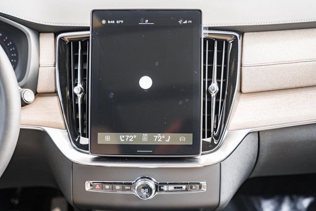 Used 2026 Volvo XC90 B6 Plus w/ Protection Package Premier AWD/4WD image 19