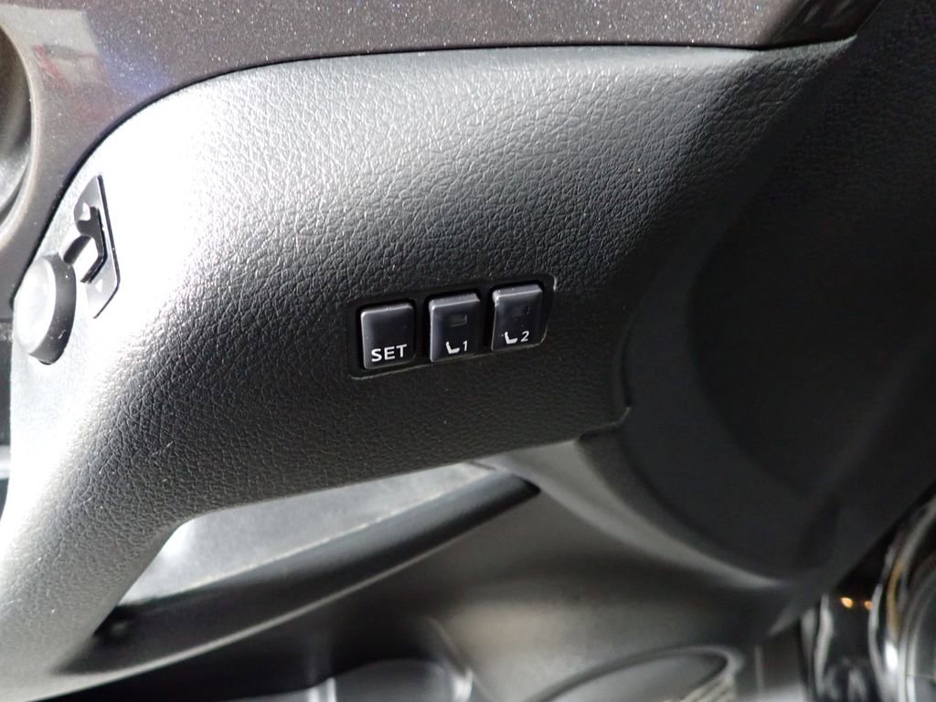 Used 2020 Nissan Rogue SV w/ Sun & Sound Touring Package image 26