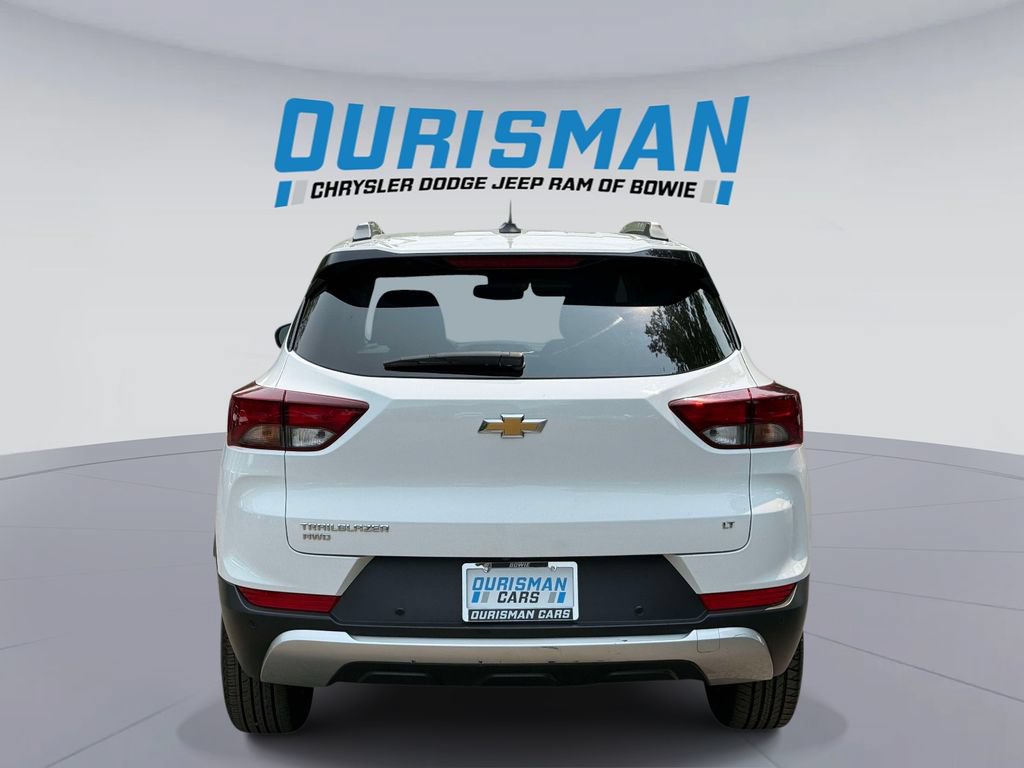 Used 2023 Chevrolet TrailBlazer LT w/ Convenience Package AWD/4WD image 3