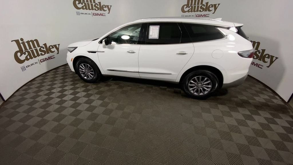 Certified 2024 Buick Enclave Essence w/ Trailering Package, 5000 lbs. FWD image 5