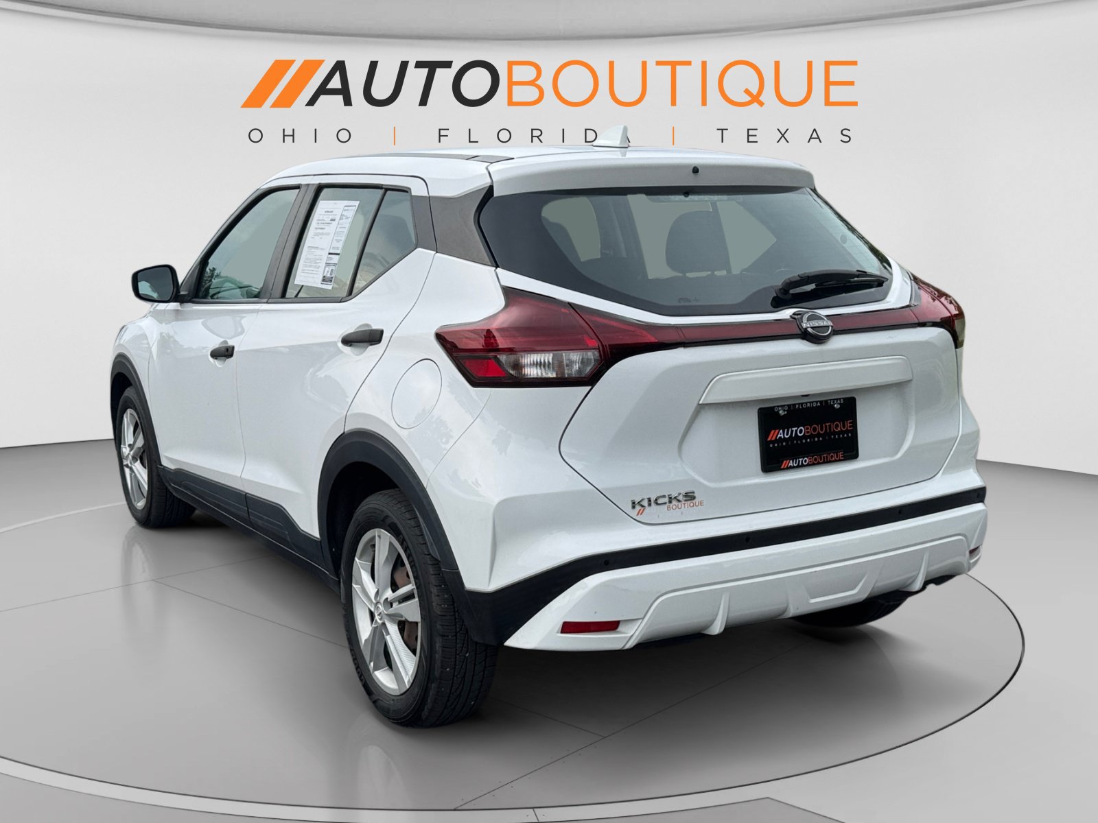 Used 2023 Nissan Kicks S FWD image 7