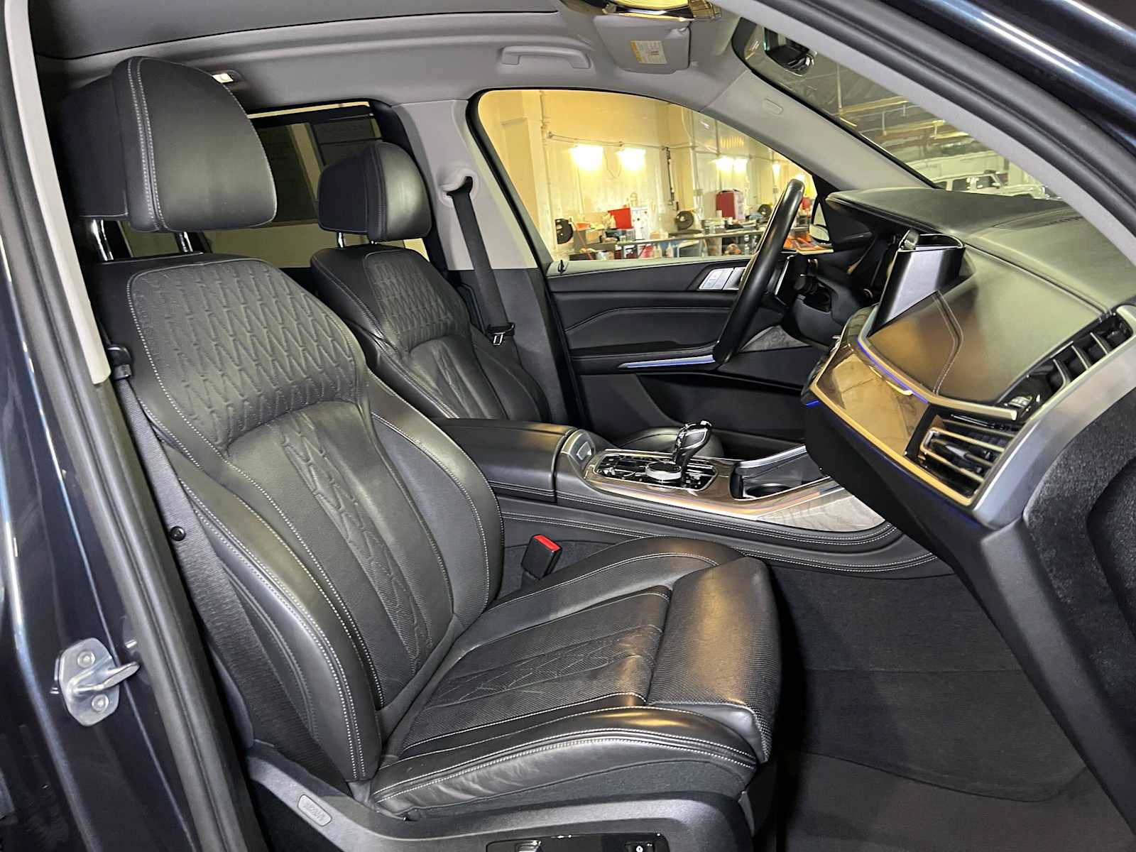 Used 2019 BMW X7 xDrive50i w/ Premium Package AWD/4WD image 12