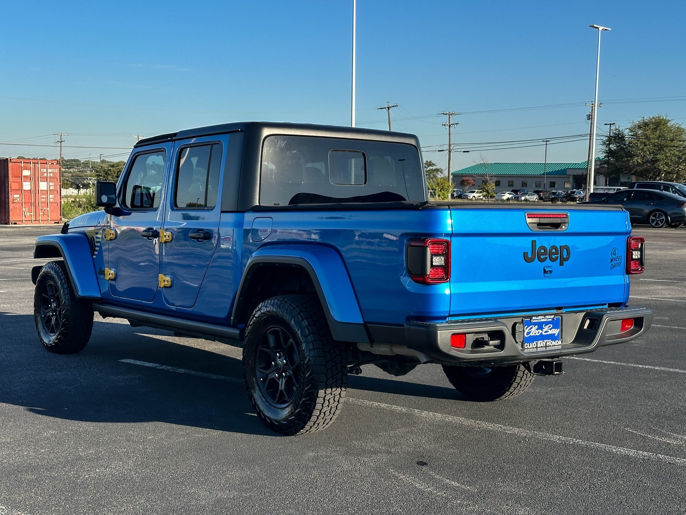 Used 2024 Jeep Gladiator Sport AWD/4WD image 8