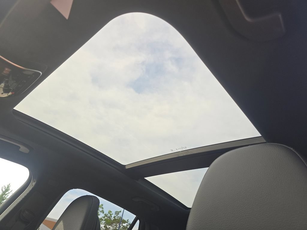 New 2027 Mercedes-Benz GLC 300 4MATIC image 3