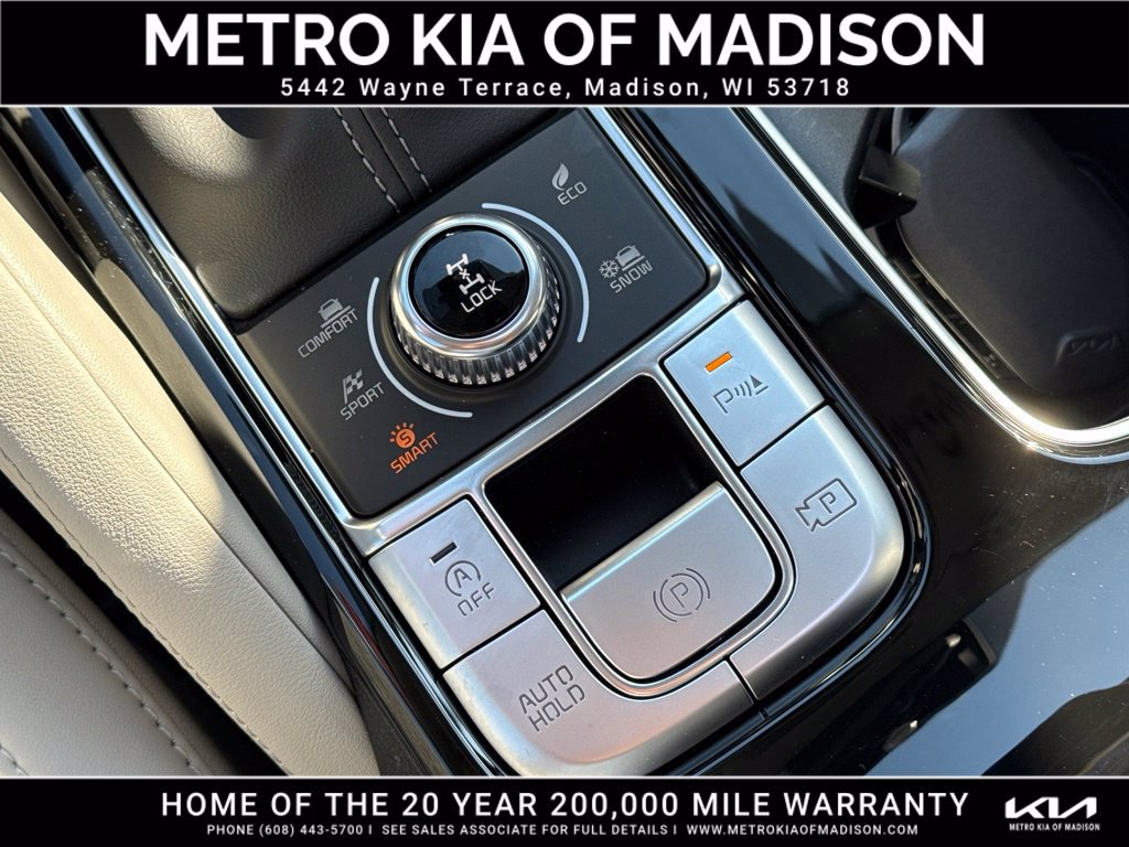 Used 2024 Kia Telluride SX Prestige w/ Towing Package AWD/4WD image 29